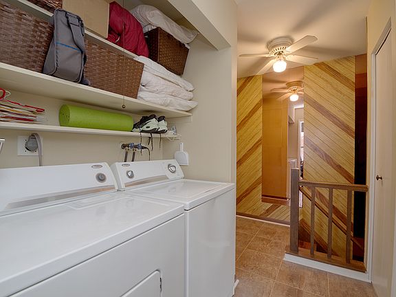 4th image of 743 Wellington Ave #15