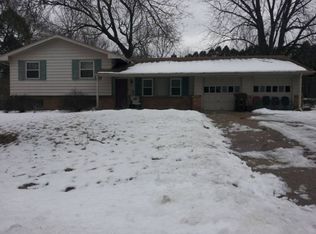 4705 Linder Pl, Rockford, IL 61107