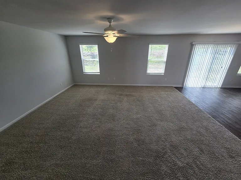 129 Maple Tree Ln — Photo 10
