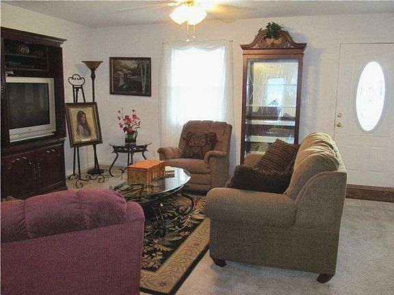 4th image of 21 Landon Ln
