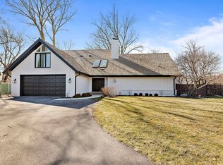 40 Brandon Rd, Northfield, IL 60093