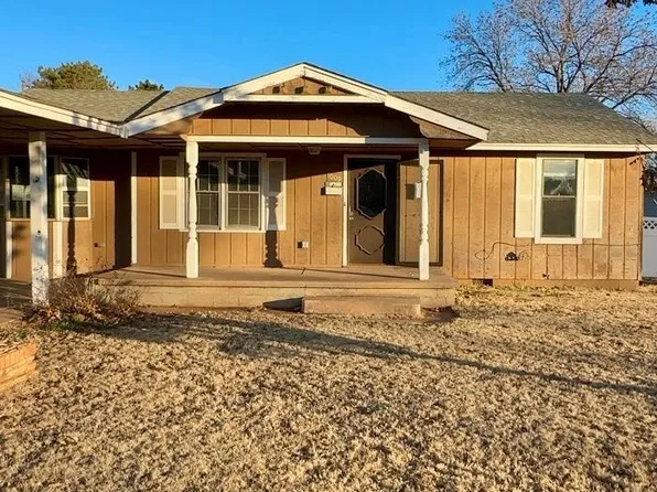1009 W D Ave, Elk City, OK 73644
