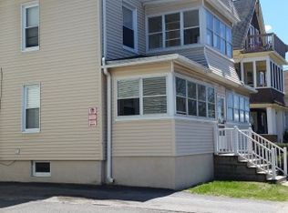 949 Liberty St, Springfield, MA 01104