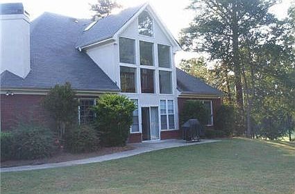 Level backyard with a view to the golf course