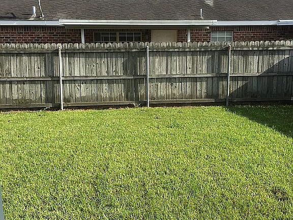 3rd image of 1731 N Tallowood Dr