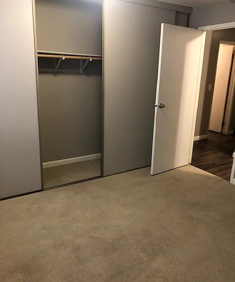 Emerald Place Apartments — Photo 18