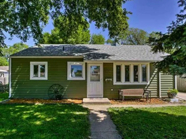 1984 Pine St, Fremont, NE 68025