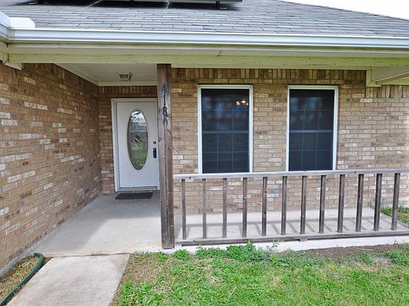 2nd image of 4180 Lucy Cir