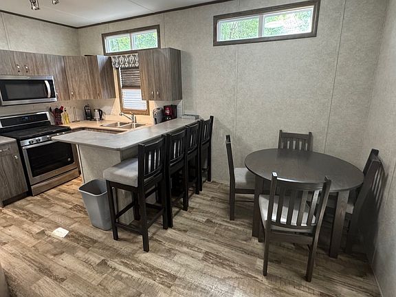 4th image of 490 Empire Rd #Elc015