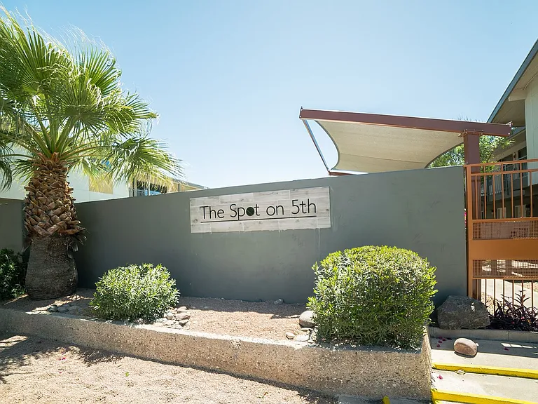The Spot on 5th — Photo 4