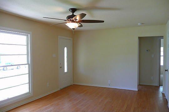 3rd image of 309 NE 37th St