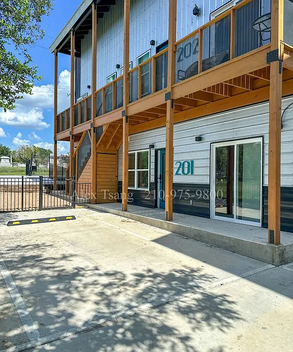 316 Toledo St #201