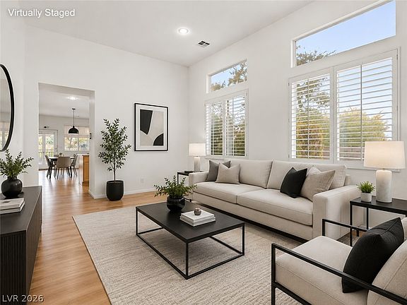 3rd image of 10034 Canyon Dunes Ave