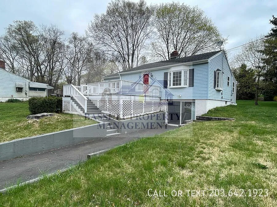 2 bed, 1.0 bath, 1427 sqft, $3,095 — Photo 2