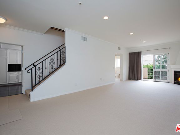 5th image of 851 N San Vicente Blvd APT 313