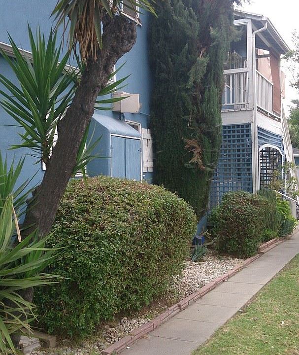 1st image of 13432 1/2 Burbank Blvd