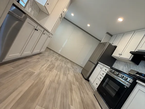 4000 E 134th St #1002, Chicago, IL 60633