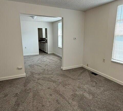 2nd image of 707 S 14th Ave