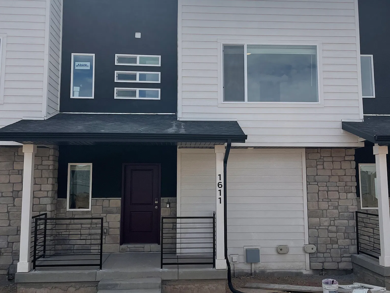 3 bed, 2.5 bath, 1642 sqft, $2,200 — Photo 1