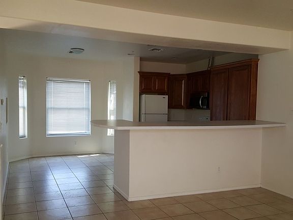 5th image of 323 S Roosevelt St Suite 1009