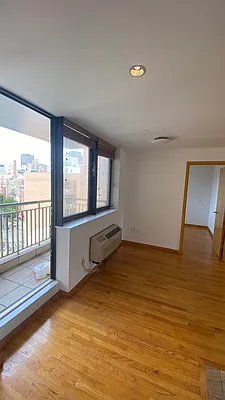 Rented by R New York | media 16