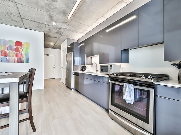 4th image of 311 W Chicago Ave #1714