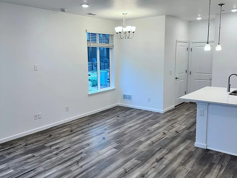 6857 Huddersfield Ln — Photo 5