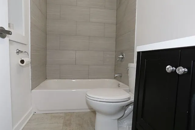 2944 W Montrose Ave #3 — Photo 18