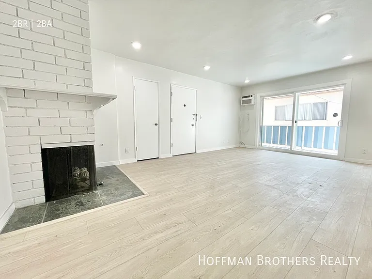 1017 Ocean Park Blvd #5 — Photo 6
