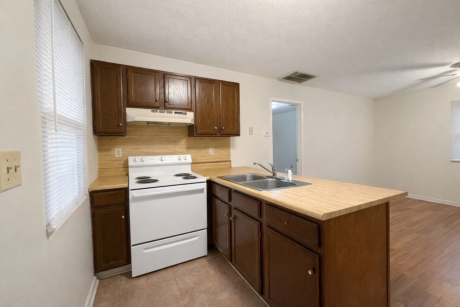 1 bed, 550 sqft, $850 — Photo 1