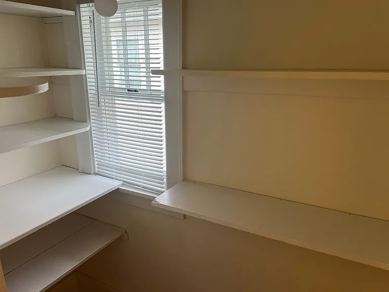 240 W Locust St — Photo 11