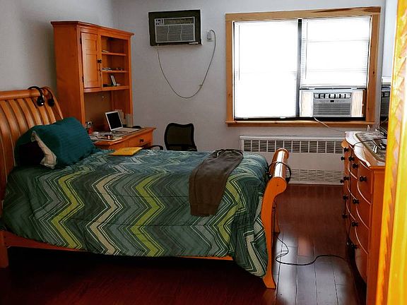 2nd image of 7527 Penelope Ave