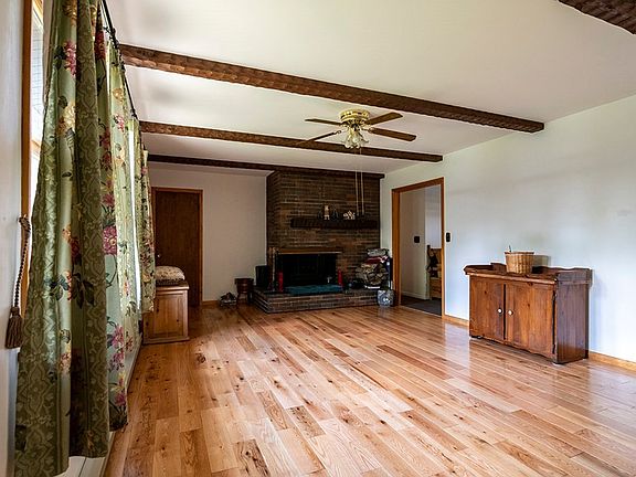 4th image of 62 Johnson Ave