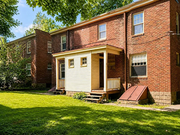 760-782 Shady Dr E — Photo 28