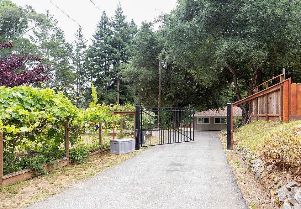 1st image of 500 El Solyo Heights Dr