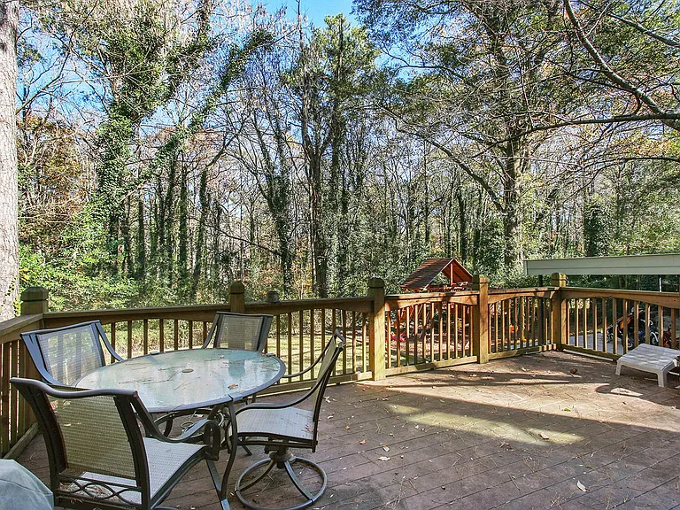 1084 Country Ln NE — Photo 24