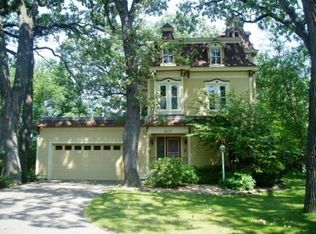 657 Broadway St S, Stillwater, MN 55082
