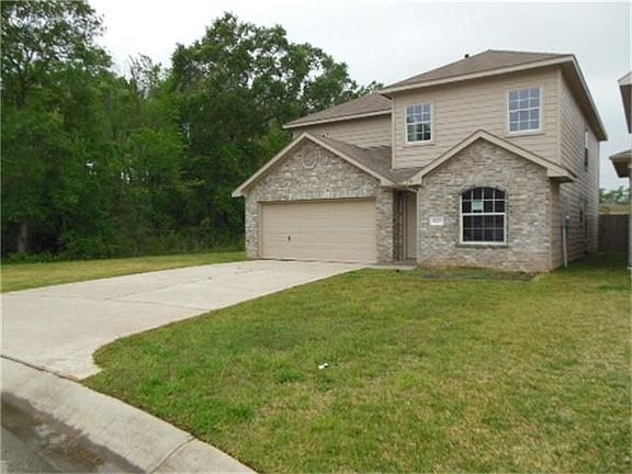 3rd image of 4503 Upland Circle Dr