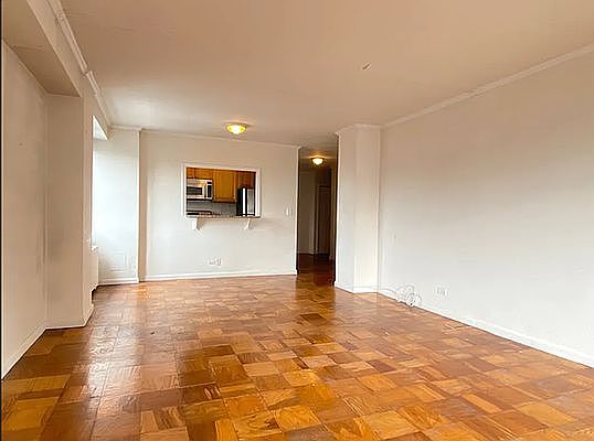 3rd image of 300 W 55th St APT 16V