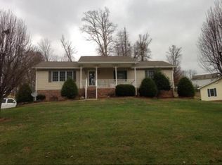 210 Bunker Hill Rd, Elizabethton, TN 37643