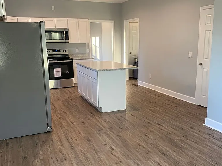 213 Quaker Rd — Photo 5