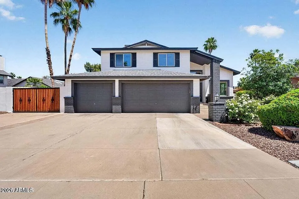 4 bed, 3.0 bath, 2605 sqft, $5,950 — Photo 1