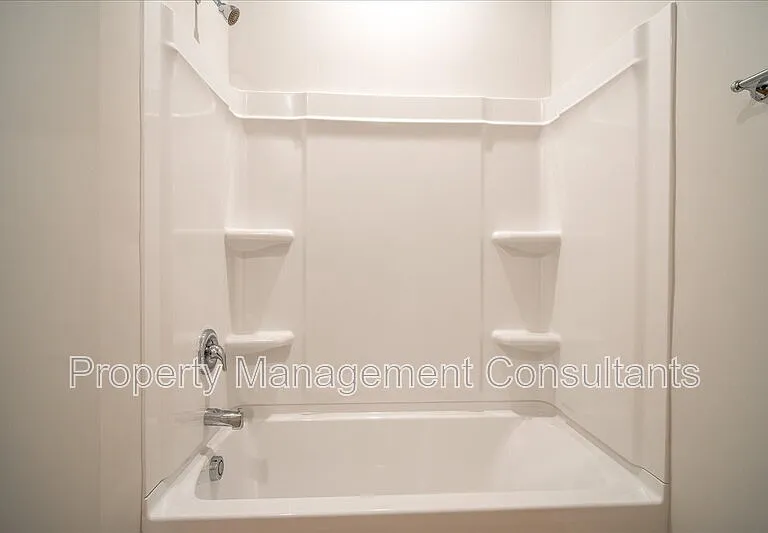 22821 Dashwood Ln — Photo 10