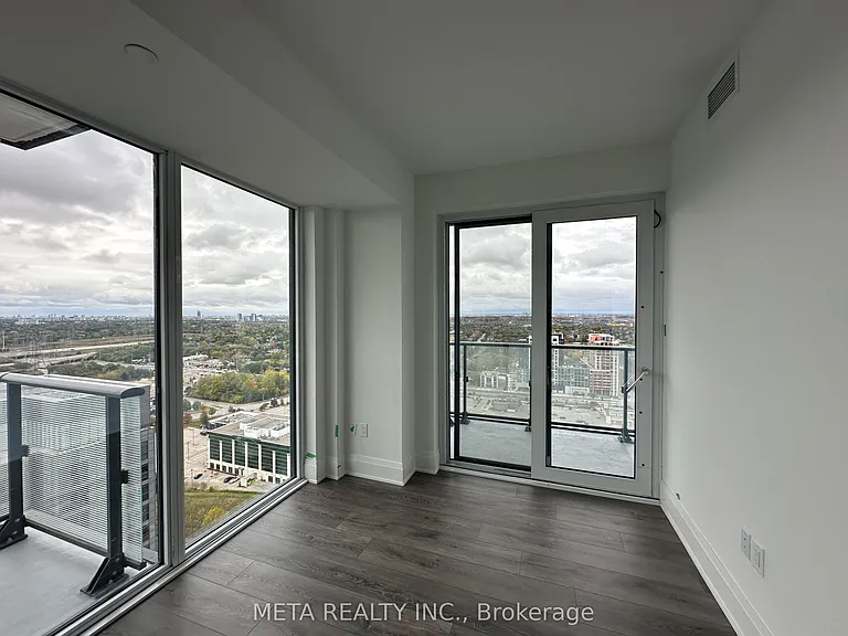 105 Oneida Cres #2710 — Photo 14