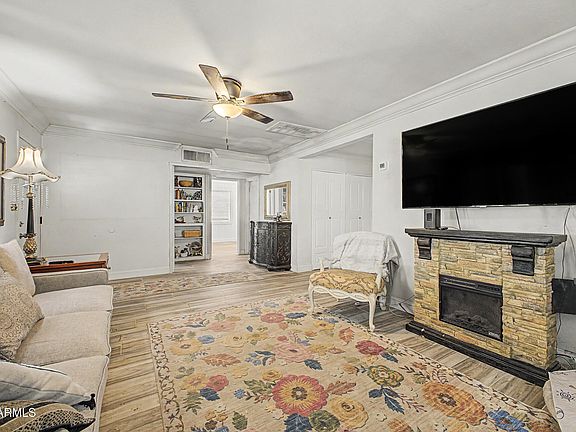 5th image of 1830 E CLARENDON Avenue