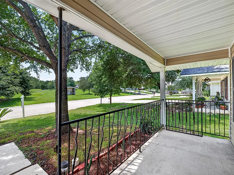 11411 Roandale Dr — Photo 4