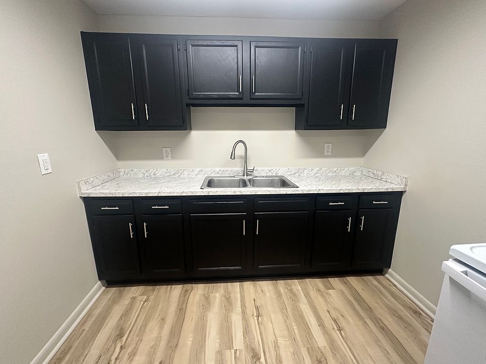 1st image of 301 Thorn St #88