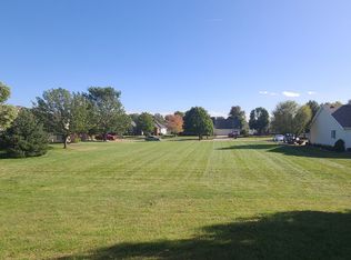 914 Lakeshore Dr, Tuscola, IL 61953