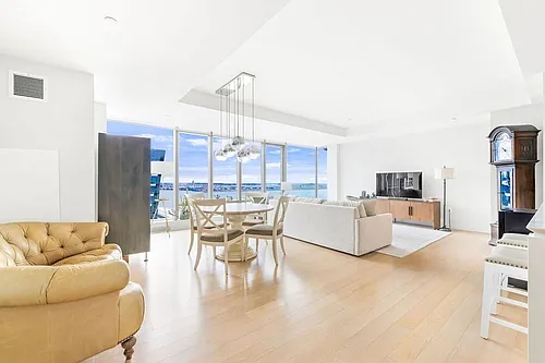 135 Seaport Blvd Photo 1