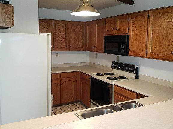 3rd image of 16615 E Gunsight Dr Unit 204
